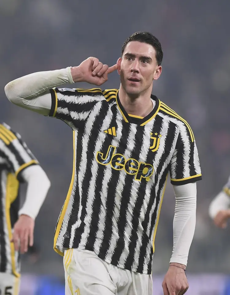 九游体育app-赛地聚焦——法国杯清晨热度飙升，多特蒙德队长鼓劲，媒体盛赞，更衣室氛围转暖的简单介绍